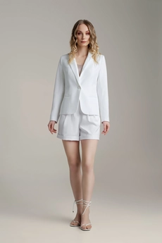 Костюм с шортами 430 белый Marika