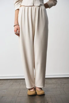 Костюм брючный 1287 молоко milmil