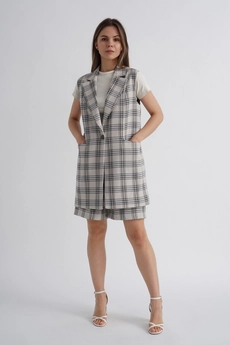 Костюм с шортами 1157 бежевая клетка Mirolia