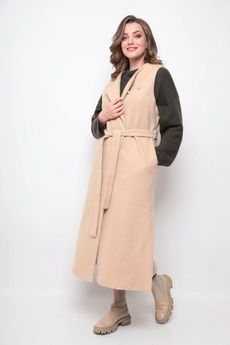Жилет 354 бежевый Michel Chic
