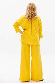 Костюм брючный 1373 желтый Michel Chic
