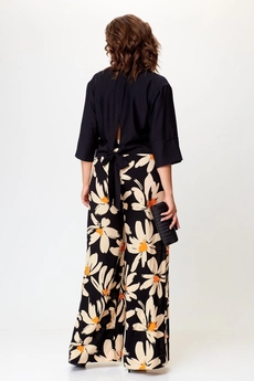 Костюм брючный 1375 черный + ромашка Michel Chic