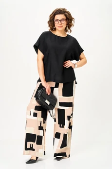 Костюм брючный 1384 песочно-черная графика Michel Chic