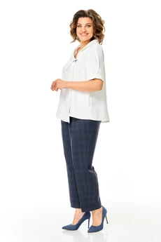 Костюм брючный 1454 белый + синий гленчек Michel Chic