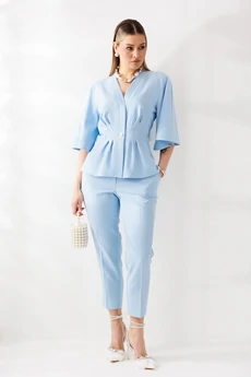 Костюм брючный 324 голубой Мублиз