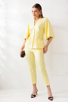 Костюм брючный 324 желтый Мублиз