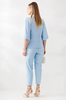 Костюм брючный 324 голубой Мублиз