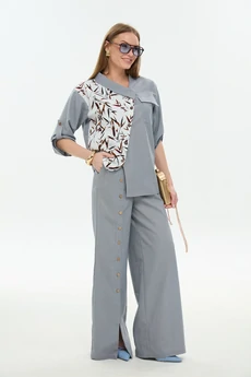Костюм брючный 978-3 серый + листья мультиколор NikVa