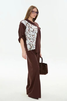 Костюм брючный 978-4 шоколад + листья мультиколор NikVa