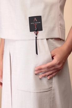 Костюм брючный 2-1971 бежевый Romanovich style