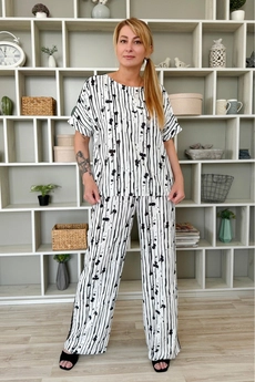 Костюм брючный 2124 белый Rumoda