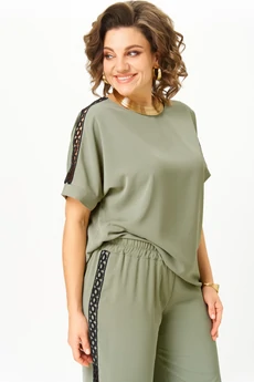 Костюм брючный 2124 зеленый Rumoda