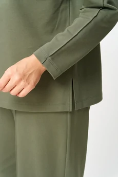 Костюм брючный 2144 зеленый дл.р. Rumoda