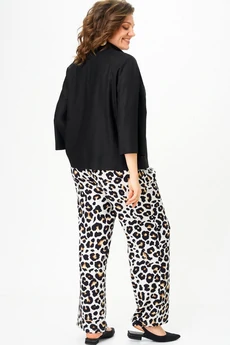 Костюм брючный 11332 черный леопард SOVA