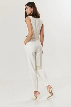 Жилет 322 молочный T.N.D