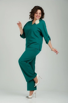 Костюм брючный 24-233 ТАККА Плюс