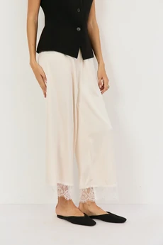 Брюки 2499 сливочный The name