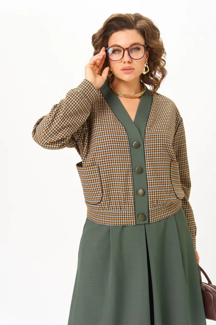 Костюм с юбкой 24131-1 зеленый AIRA style
