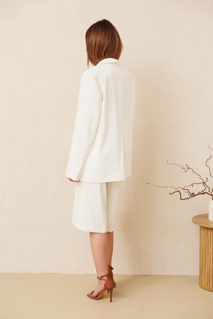 Костюм с шортами 2163 молоко Ambera style