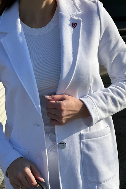 Костюм брючный f3065-01-01 белый GO wear