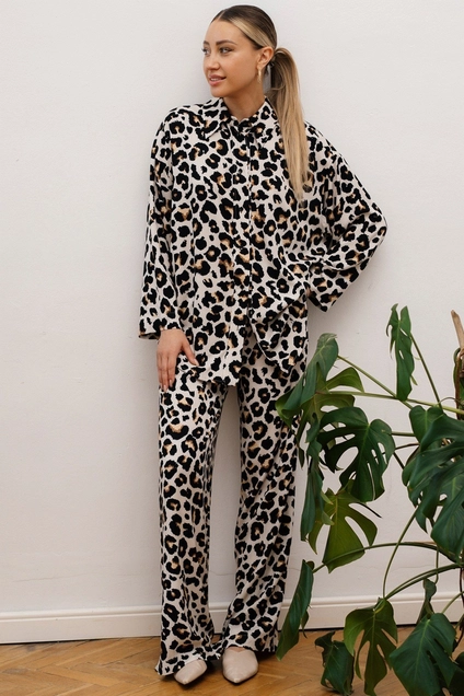 Костюм брючный 6060П черный + молочный Ivera collection