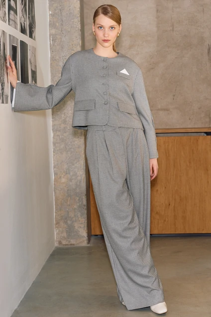 Костюм брючный 1692 Lokka