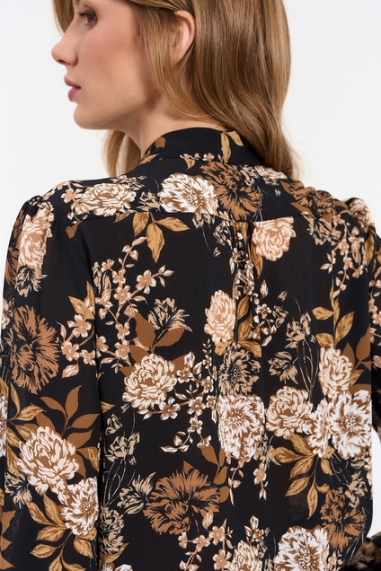 Блузка 10589 рисунок на черном LeNata