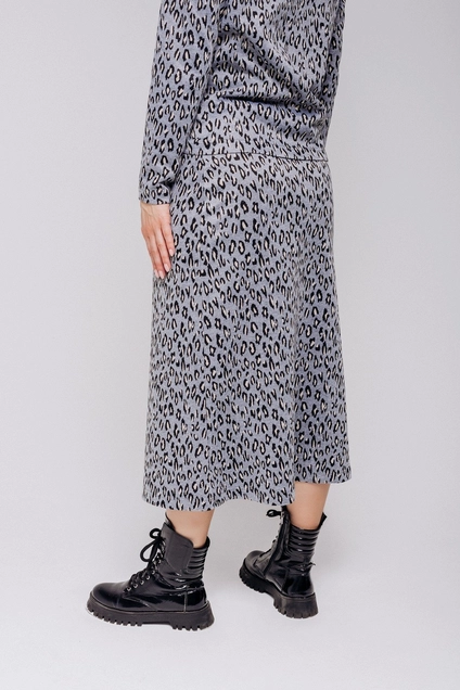 Костюм с юбкой 001 серый LegendStyle