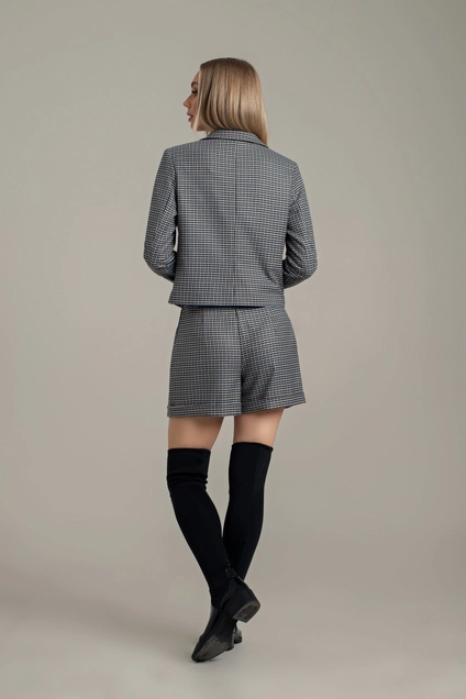 Костюм с шортами 443 гусиная лапка Marika