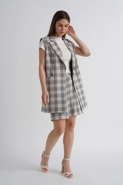 Костюм с шортами 1157 бежевая клетка Mirolia