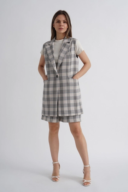 Костюм с шортами 1157 бежевая клетка Mirolia