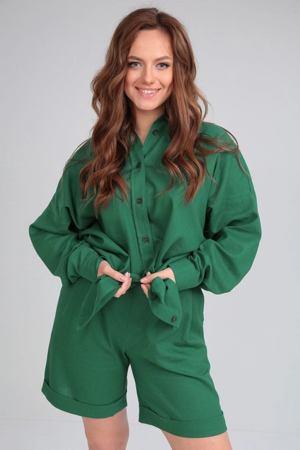 Костюм с шортами 1332 изумруд Michel Chic
