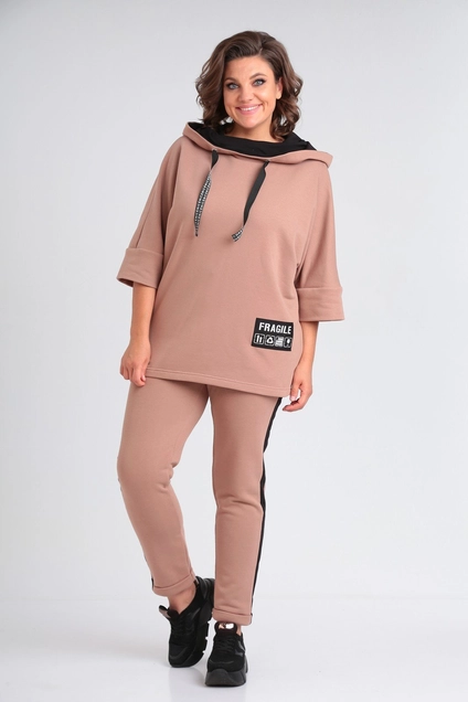 Спортивный костюм 1358 бежевый + черный Michel Chic
