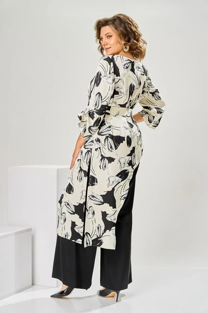 Костюм брючный 2-2750 белый + цветы Romanovich style