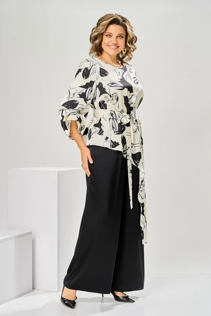 Костюм брючный 2-2750 белый + цветы Romanovich style