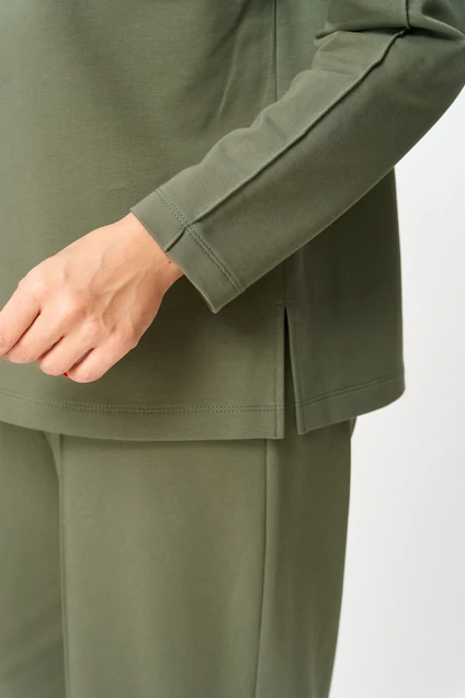 Костюм брючный 2144 зеленый дл.р. Rumoda