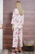 Костюм брючный 1881 белый + цветы ALANI