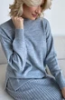 Костюм с юбкой 21-018 серебристо-серый KOKOdea